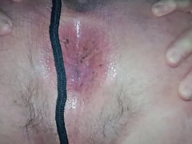 透到腰的丝袜张开 要不要舔我的逼？操我的穴？把精液射在我张开的洞口？那会很爽 我可以用手指或你的龟头尝尝 美味！ hot gay black teen porn