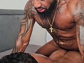 那个傲慢的直男邻居一直偷看我撸管，最后进房间狠狠操了我 singapore jubilant porn actor