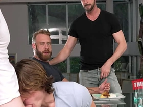 欢乐团聚引发嫩男继子互换 japanese school uniform gay porn