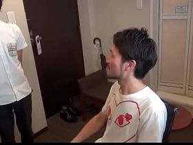 亚裔 well-pleased 被假阳具插屁眼后挨操 korean gay porn couple