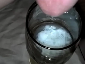 亚洲小鲜肉多次射精在杯子里 gay porn singapore twitter