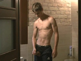 独自在家 gay asian fucks white porn