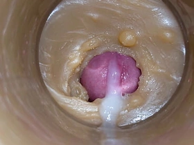 小镜头塞进嫩逼玩具里 边操边拍 高潮内射浓精 4K高清 taiwan couple gay porn