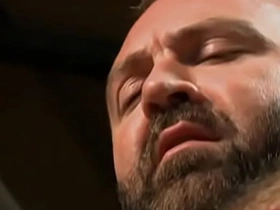 老爹性档案: Cam Curtz被大屌老爹们诱惑征服的狂野之夜 taiwan gay muscle porn