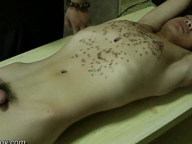 健美亚洲男孩被滴热蜡 hot college gay porn