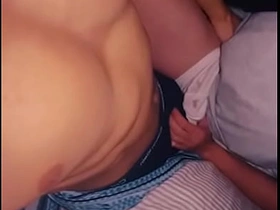 第一次在肌肉邻居家给他口交，最后被他无套内射 big ass asian gay porn