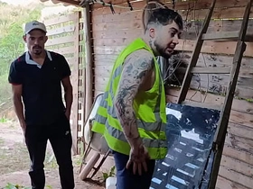 老板和员工 员工完成任务后 老板看他浑身大汗直接硬到爆 asian gay knead sex videos