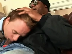 黑肌猛男撕開白嫩男孩肛門狂操 famous asian gay porn luminary