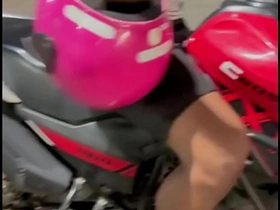 送水工上来喝水 我把我的小穴献给了他 cheerful singaporean porn