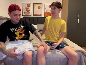 干了个来探望我的老友 free download chinese gay porn