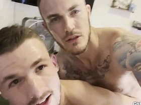 ChristianWilde: 大鸡巴Christian Wilde专业地舔Lane Colten的屁眼 chinese and white man gay porn