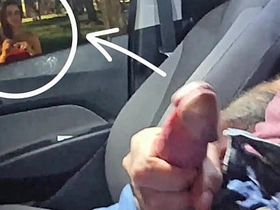 公交站台对着红发妞公开冒险自慰！ chinese daddy gay porn trill