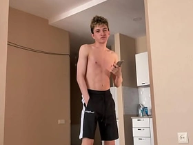 第一部 抓到朋友后狠狠操了他 japanese well-pleased porn library