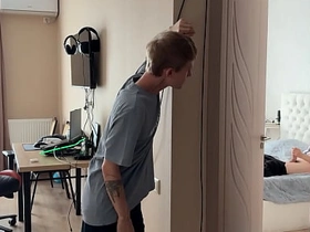 第一部 撞见直男朋友对着基片打飞机 glasses asian gay porn