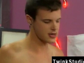 亚裔男性射精照片 Ryan Sharp本来没性趣 asian gay seducing copulation videos