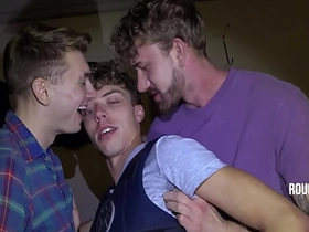 确保Law被我们干进小嫩屁眼 japanese uncaring porn toilet