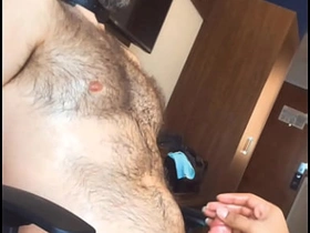 性感水獭男伊森III - 清晨挤奶V切片段/抢先看 pinoy gay sex porn