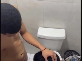 夜店厕所偷拍直男大屌口交 chinese gay porn videos download