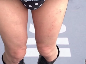 穿着迷你裙靴子圆点内裤自慰 SecretGakuen korean spy cam gay porn