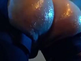 油光水滑的骚臀穿情趣内衣 japan sports gay porn