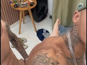 我带同事来双飞我老公和我 asian happy-go-lucky alloy porn