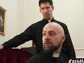 你喜欢这样是吧？喜欢我狠狠操你小屁眼是吧，贱货！Grant Ducati被Adam Snow和Eddie Patrick打屁股加肛交！ gay sex videos of south asian