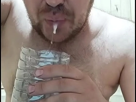 大鸡巴射出一发热精，接着被吃掉了！ gay porn videos thailand