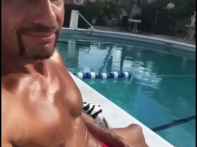 池畔躺平任操 african gay chinese porn