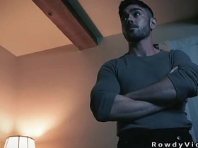 沉迷游戏的直男第一次被肛交 chinese porn gay twink