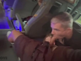 公交车上陌生人的口活和酒店里的爆浆 japanese merry porn young massage