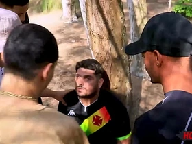 丛林里火辣淫乱的群交！ black gay porn hot