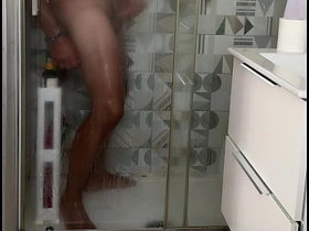 被抓到在淋浴时打飞机 射精猛烈 真实高潮 —— 被偷窥 chinese merry porn arbitrate up