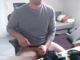 直播中命令男人用自己屁眼里的玩具深喉 hot gay story porn