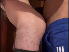 在老板儿子房间里偷偷操他 porn chinese gay troika