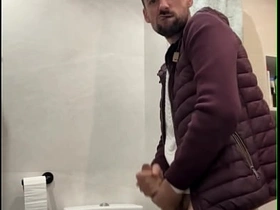 性感老爹打飞机射出一大坨精液 chinese gay porn reddit