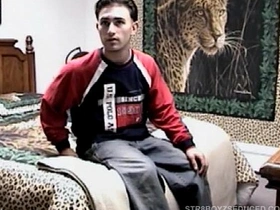 Vinnie给毛茸茸直男Paulie吹箫 joyous chinese pussy porn