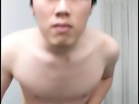 可爱的亚洲小鲜肉打飞机 gay porn asian magazine