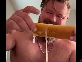 肌肉猛男连续5次把浓精射在热狗上 korean sleep stream gay porn