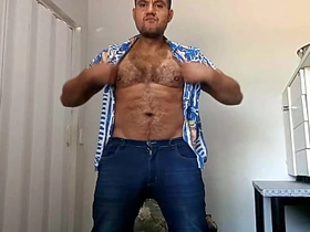 巴西巨根狂操尤物——手活+超量射精 巴西大鸡巴喷发实录 asian uncaring porn rub-down