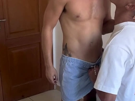 大鸡巴坐上去爽翻了 hot indian porn gay