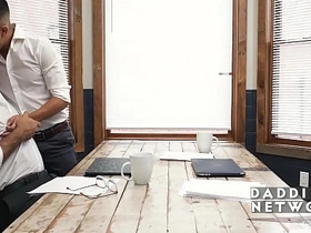 加班时间被他压在身下 artis indonesia gay porn