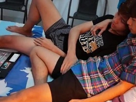 亚洲小鲜肉看片后欲火焚身 gay porn chinese creampie