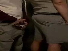 深夜空街，喝多了…我决定尿在嫩鸡室友身上找乐子 :P japan daddy gay porn