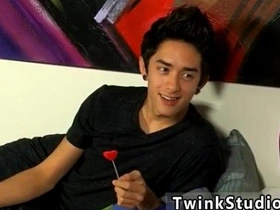 亚洲手机男同色情片与老男人干嫩男 亚历克斯·托德 bong hunk asian gay sex videos