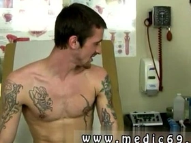 亚裔美国男同性恋色情明星全片 他感觉自己的男根 korean bdsm gay porn