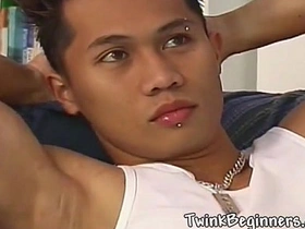 性感亚洲小受爱自慰 asian monster cock gay porn