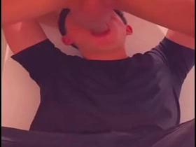 商场厕所里被运动型小伙深喉 爽爆的猎艳 virgo gay chinese porn