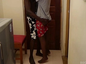 黑人嫩屌托尼和杰克无套交配 asian good-looking gay porn